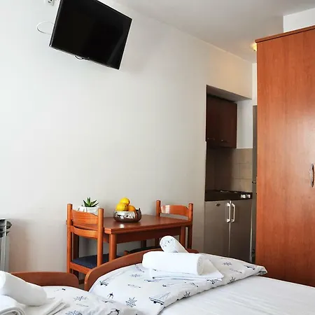 Sunrise And Studio Apartment